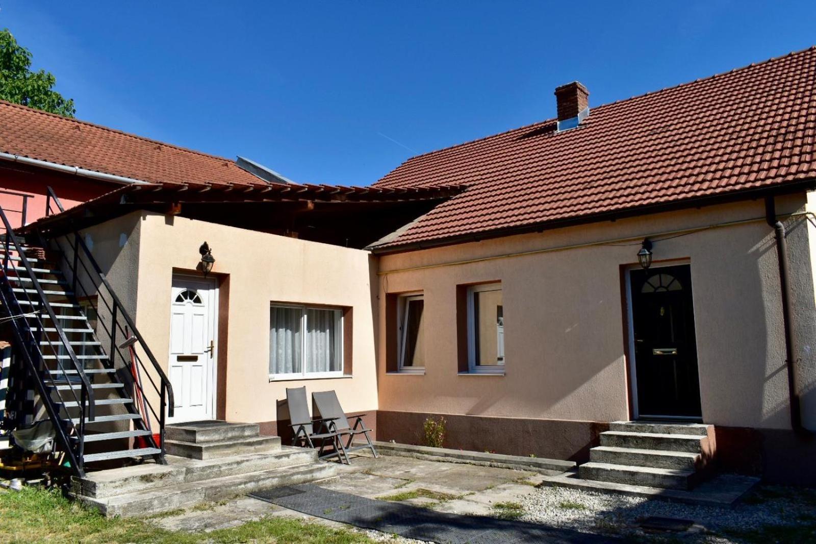 Transilvania Rent Hunedoara Eksteriør bilde
